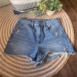 American Eagle | Mom Jean Shorts | Embroidered Floral | Size 2